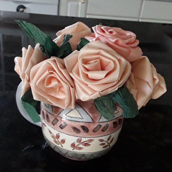 SANGO Ceramic Milk, Cream or Syrup Pitcher with free peach tone satin roses - Picture 2 of 5